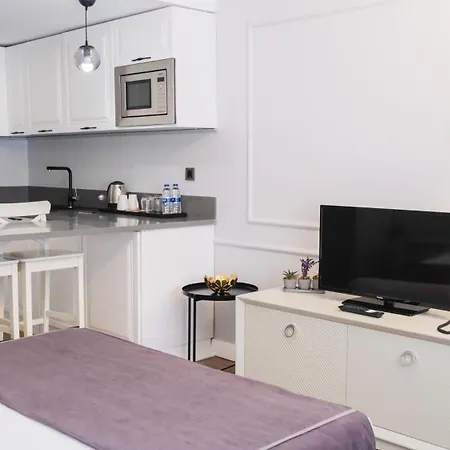 Myway Deluxe Alsancak Отель 4*