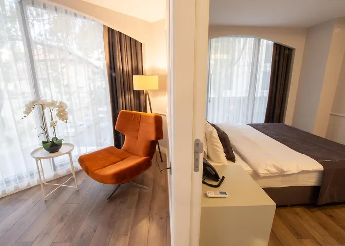 Hotell Myway Deluxe 4*